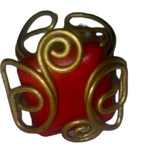 Boho Twisted Gold Tone Metal Marbled Red Bead Large Ring Costume Jewelry